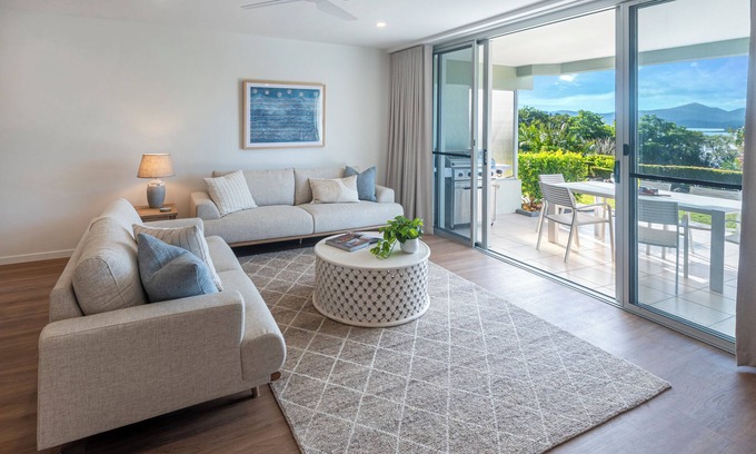 Hamilton Island Apartment | Lagoon 006 Relax, Calm & Coastal Feel by HamoRent on Hamilton Island