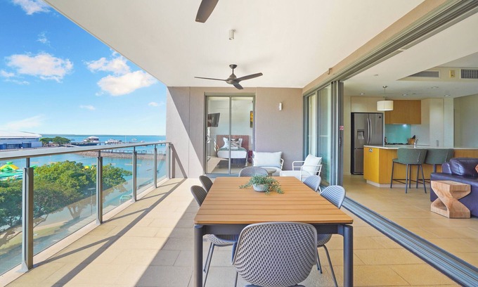 Darwin City Centre Apartment | Lagoon Waterfront Oasis, relaxing balcony & BBQ