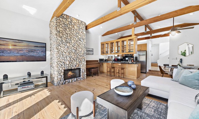 Laguna Beach House | Laguna Beach Coastal Cottage - Steps to the Beach!