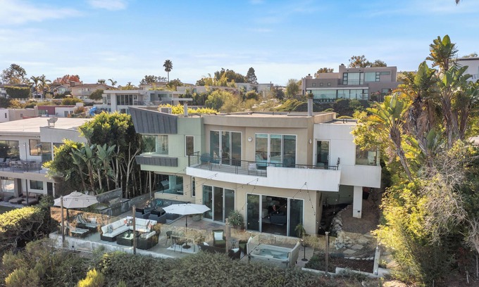 Top of the World House | Laguna Beach Gem! Architecturally stunning, expansive views, great location.
