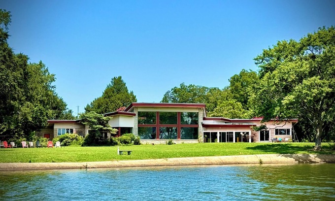 Camellia Shores House | Laid-Back Lakefront Luxury Near Bay & Beach: Welcome To Wiseacre!