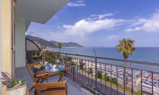 Laigueglia Apartment | Laigueglia Beach, Laigueglia, Italy