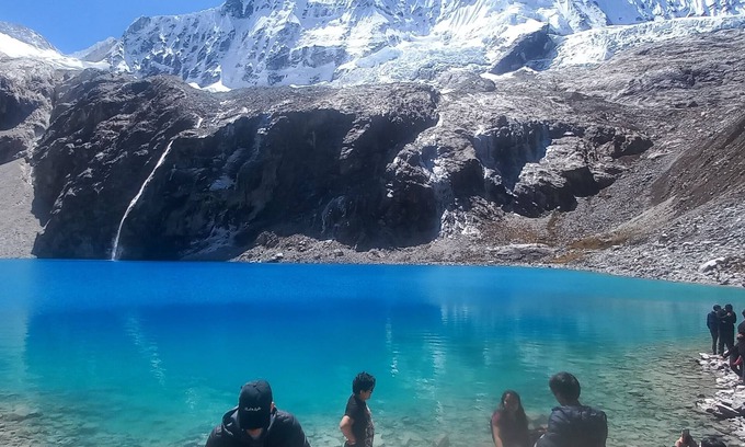 Huaraz RV Rental | Lake 69 full day trekking