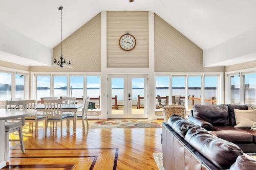Saratoga Springs House | Lake Access 5 Minutes from Track
