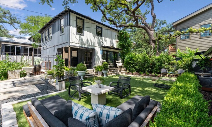 Westfield House | Lake Austin Retreat w/Outdoor Dinning Event Space