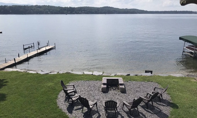 Fair Haven House | Lake Bomoseen sleeps 10 close to Killington and Pico.