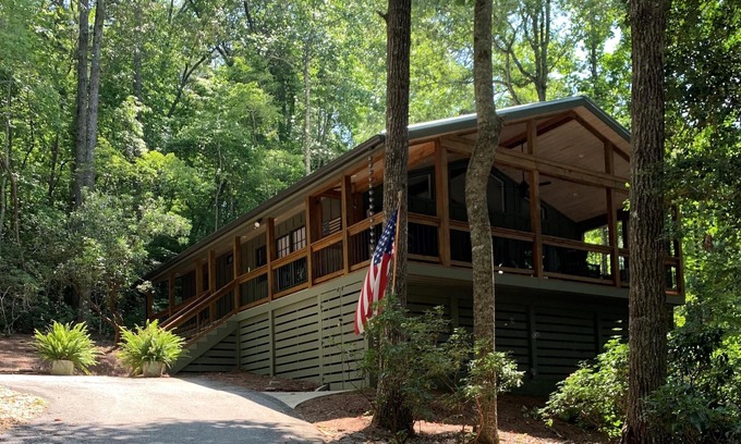 Wiley Cabin | Lake Burton Cabin for Rent