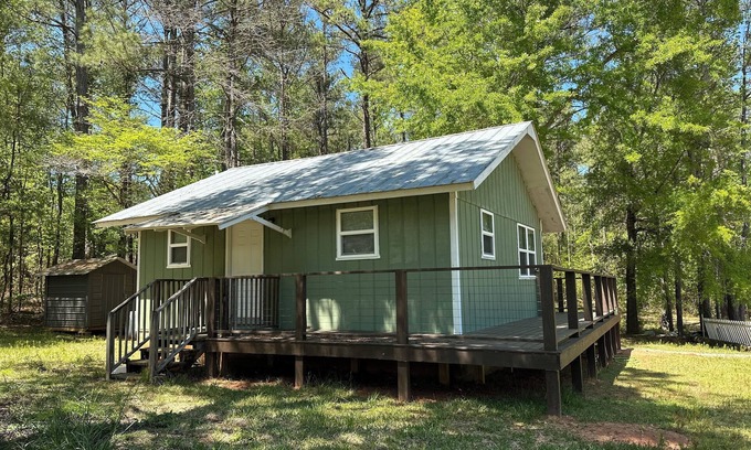 West Point Cabin | Lake Cabin, 10 minutes from Callaway Gardens