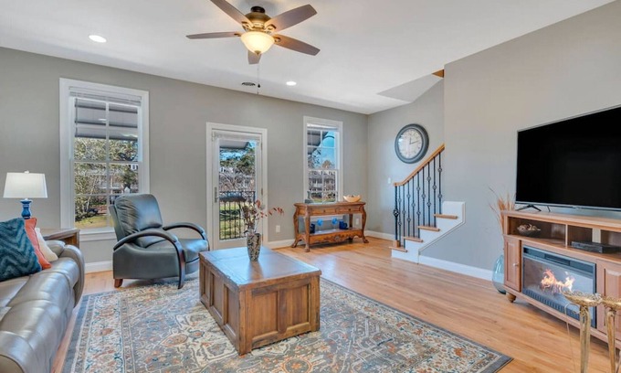 Lake Carolina Condo | Lake Carolina Harborside Executive Condo 3BD 2.5BA