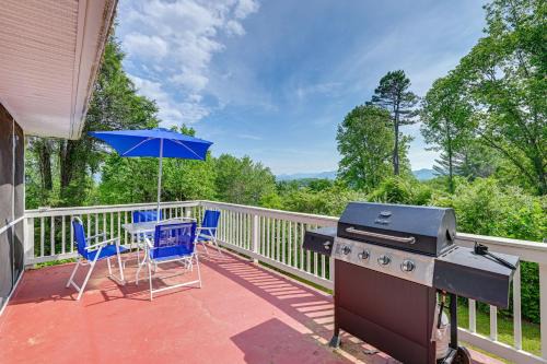 Hiawassee House | Lake Chatuge Cottage with Treetop Mountain Views!