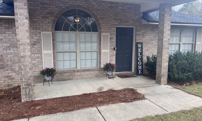 Lake City House | Lake City Luxury, Brand New Listing . 8 mins to heart of Lake City