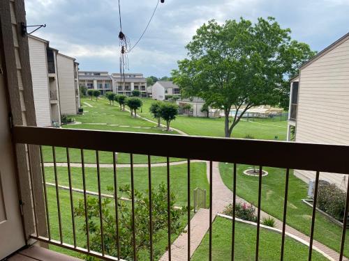 April Sound Apartment | Lake Conroe da Huzurlu kacamak