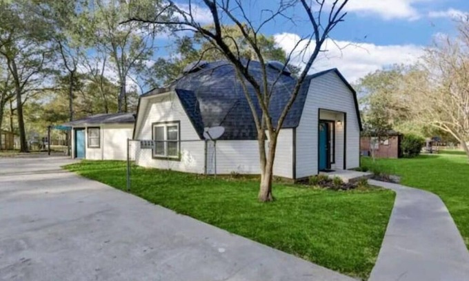 Montgomery House | Lake Conroe Dome Home - 1.5 miles to Lake Conroe. Pet Friendly.