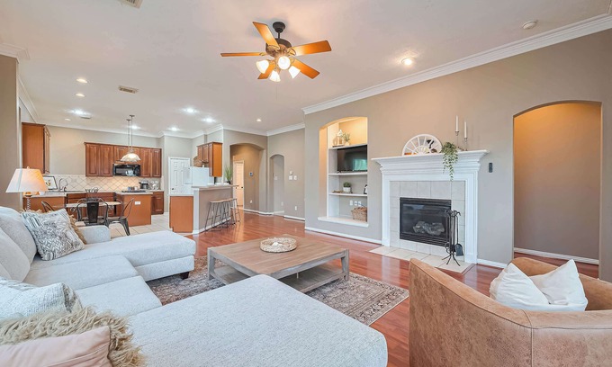 Conroe House | Lake Conroe Exec Home – Peaceful & Family-Ready