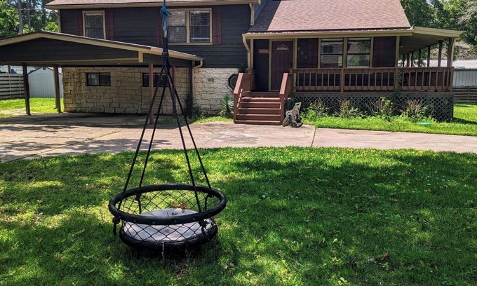 Montgomery House | Lake ConRoy Estates Unit A w/Pool Access