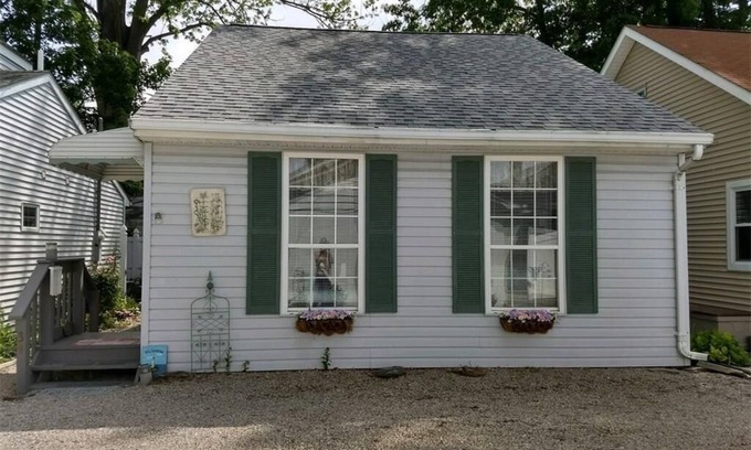 Ashtabula Cottage | Lake Cottage