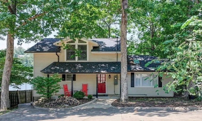 Piney House | Lake days, cozy nights, unforgettable memories.