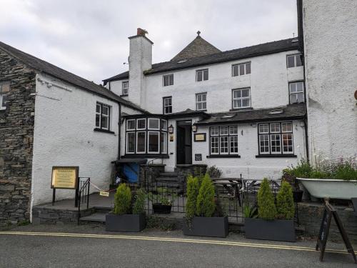 Hawkshead House | Lake District Pub with 10 en-suite rooms
