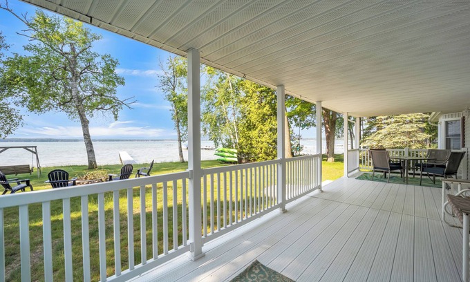Lewiston House | Lake Effect :Autumn Getaway with Kayaks, Trails, and Peaceful Views