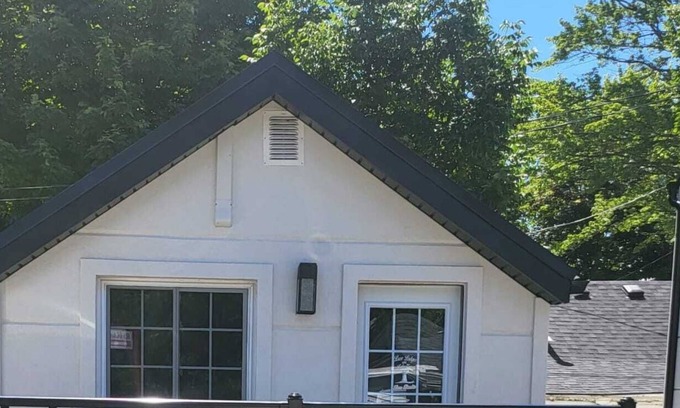 Port Dover Apartment | Lake Erie Condo w/private Beach & Deck Bunkie