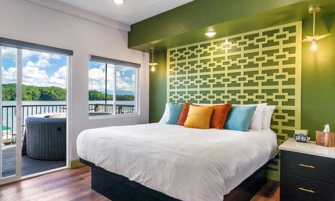 Dandridge House | Lake Escape @ Smoky MTN Lakeside