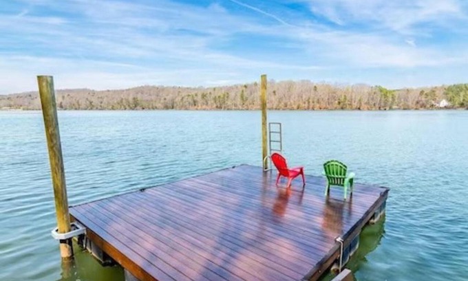 Claremont House | Lake Escape
