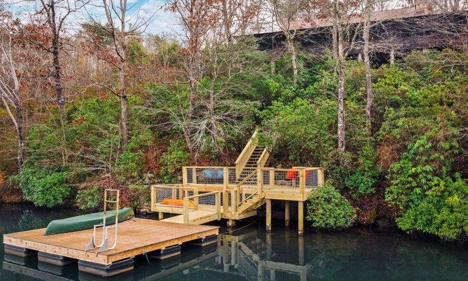 Mentone House | Lake Front & Access l Dock l Ping Pong