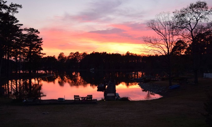 Chapin House | Lake Front Apartment on Lake Murray with an Excellent Quiet Cove!