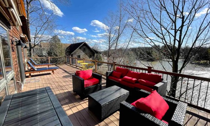 Athens Ski Chalet | Lake front Chalet in Catskill, close to ski slopes with Sauna-Game room.