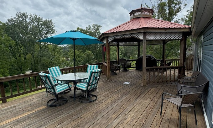 Se Ree House | Lake Front charming 3-bedroom house, at Rough River Lake.