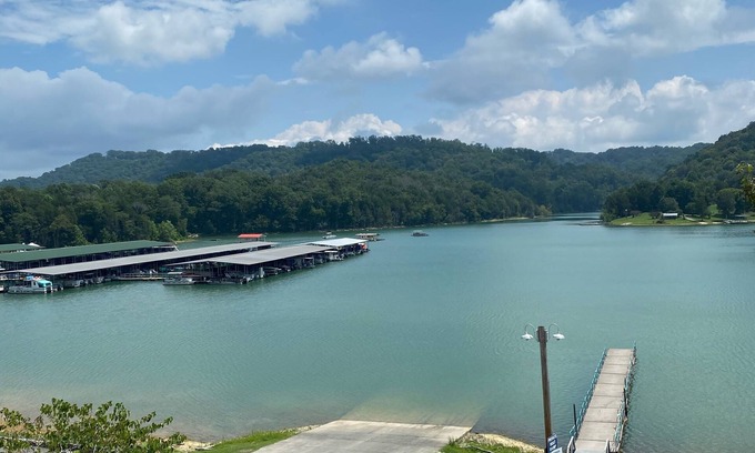Andersonville Condo | Lake Front Condo @ Waterside Marina. Seasonal Pool, Hot Tub, Club house discount