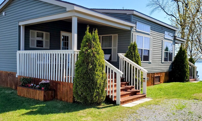 Otonabee-South Monaghan Cottage | Lake Front Cottage, W-5 Star Golf Course! Very Spacious, Dream Resort!