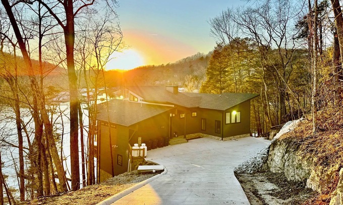 Hidden Springs House | Lake Front Luxury - Norris Lake - Private Dock w/Slide