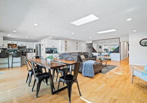 Portage Lakes House | Lake Front Outdoor Living Sleeps 8