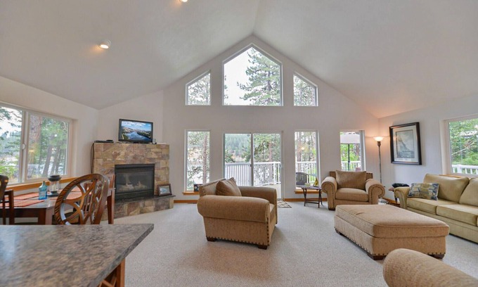 Kettle Falls House | Lake Front ✔ Peace ✔ Lake Roosevelt ✔ Relaxation ✔