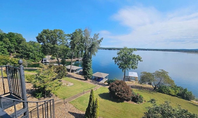 Hot Springs Village Apartment | Lake Front Oasis on Lake Balboa