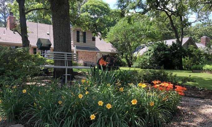 Pryor House | Lake Front With Dock - Monthly Available