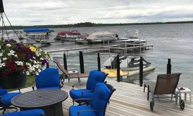 Central Alberta House | Lake Front with gorgeous views, close to home!