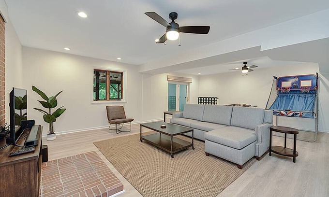 Bracey House | Lake Gaston Duo Side B Kayak, Water mat, Gameroom