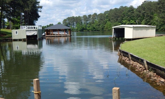 Littleton Cottage | Lake Gaston Waterfront Cottage