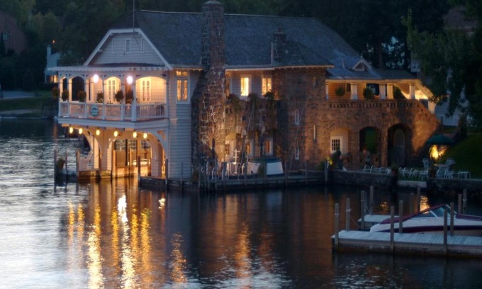 Bolton Landing Hotel | Lake George Boathouse Waterfront Lodging