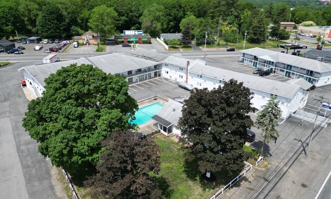 South Glens Falls Hotel | Lake George Residence LLC