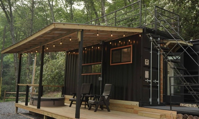 Cullowhee Cabin | Lake Glenville Shipping Container w/Rooftop Deck!