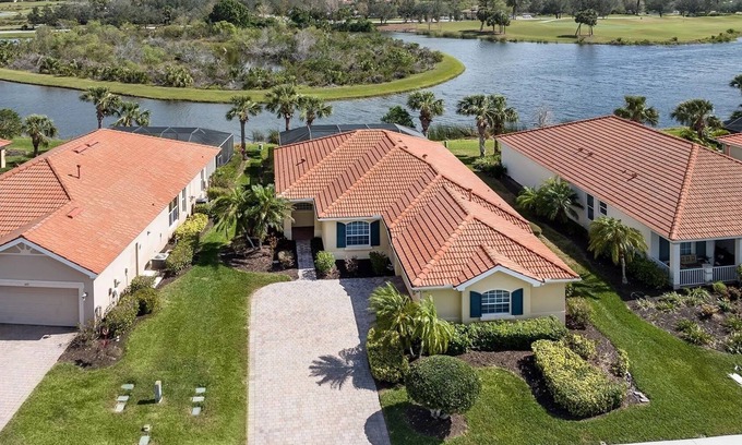 Nokomis House | Lake, Golf, and Pool Views with First-Class Amenities!