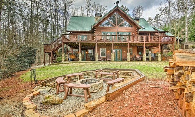 Martin House | Lake Hartwell Lodge with Dock, Theater and Hot Tub!