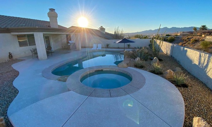 Lake Havasu City House | Lake Havasu City House with Fire Pit, Pool and Spa!