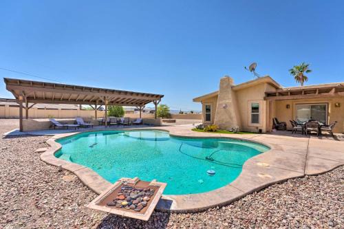 Lake Havasu City House | Lake Havasu Oasis with Pool about 1 Mi to Lake!