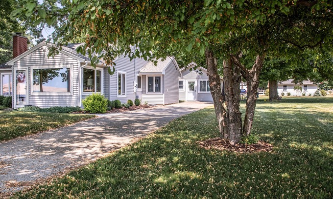 Silver Lake Cottage | Lake Haven Cottage .nLakefront with spectacular Silver Lake Sand Dune views.