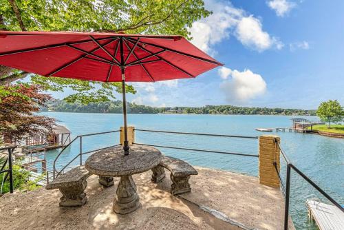 Hickory House | Lake Hickory Trio 1 BR Pink Unit