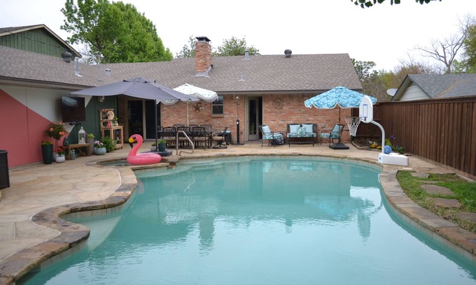 Lake Highlands House | Lake Highlands Haven: 3 Bedroom Home & Private Pool